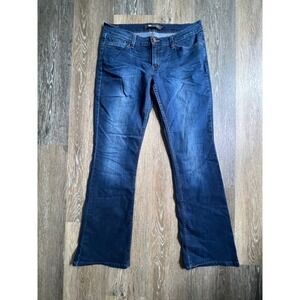 Levi's 524 Bootcut Jeans Women Size 11 Dark Wash Low Rise Denim 670